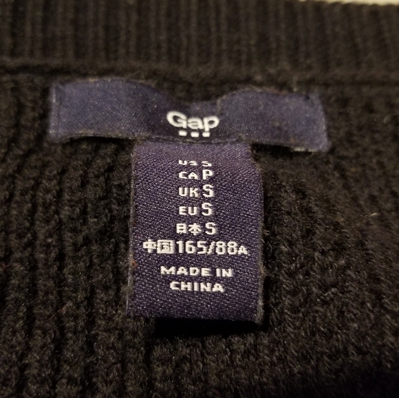 Black long-sleeve knit sweater. - Picture 3 of 3